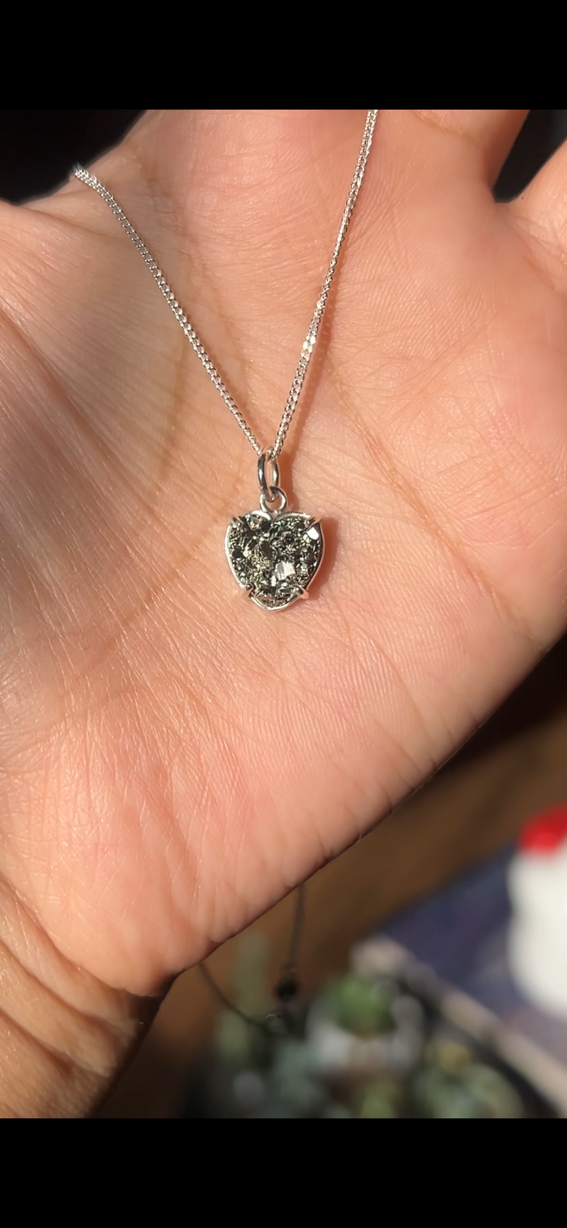 COLLAR CORAZON PIRITA