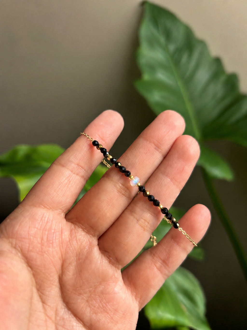 PULSERA PROTECCION TURMALINA Y PIEDRA LUNA ORO 18K