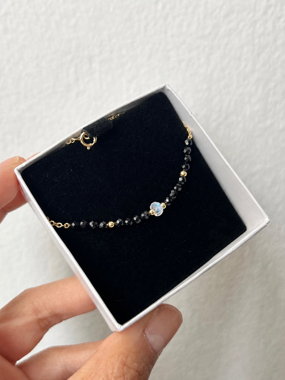 PULSERA PROTECCION TURMALINA Y PIEDRA LUNA ORO 18K