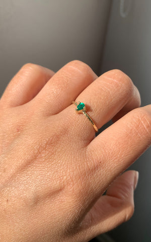 ANILLO GOTA ESMERALDA ORO 18k (A Pedido)