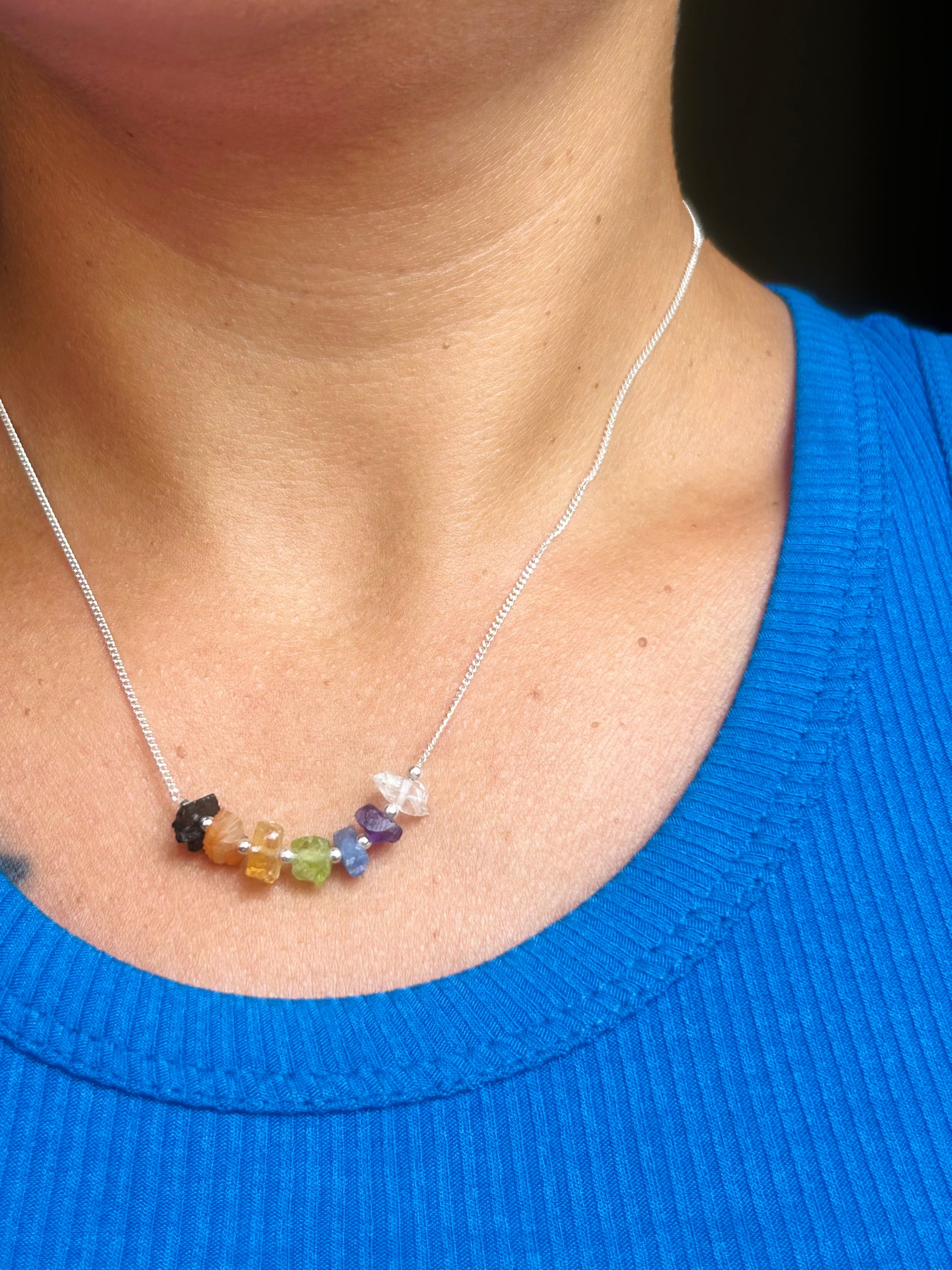 Collar 7 chakras piedras en bruto