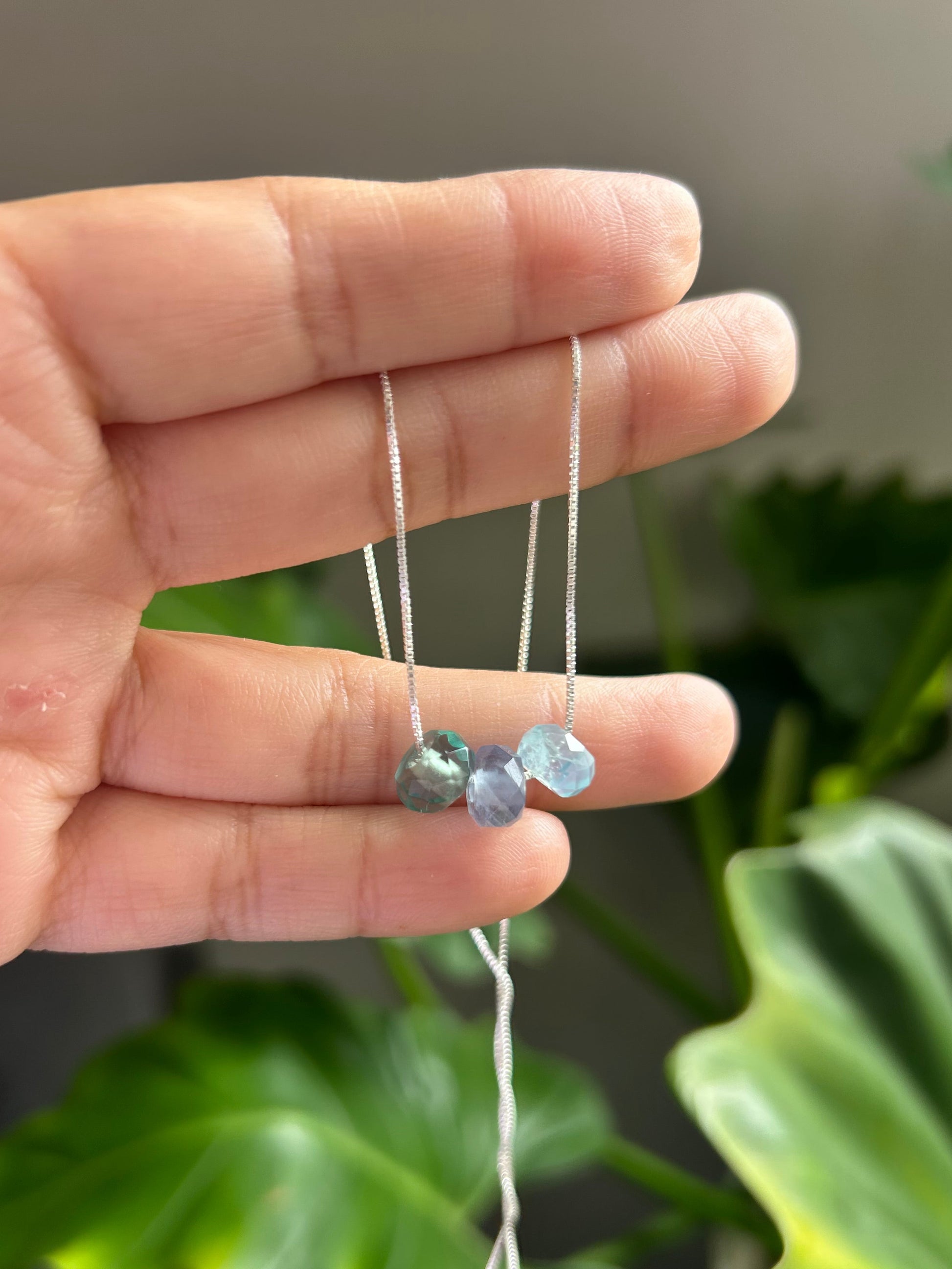 COLLAR TRINA DONAS PLATA