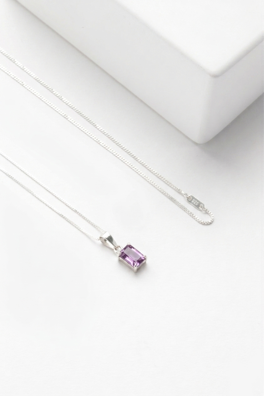 COLLAR BAGUETTE PLATA AMATISTA