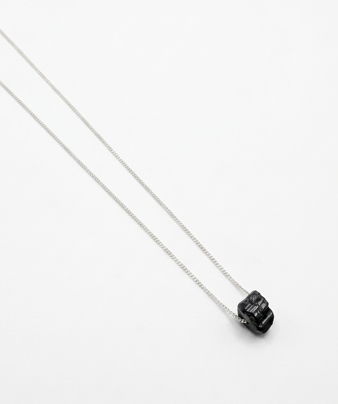 COLLAR TURMALINA NATURAL NEGRA