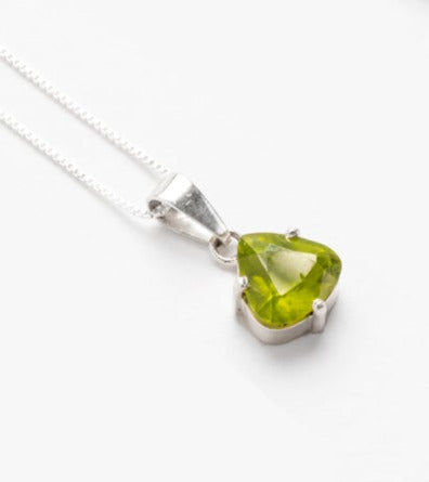 COLLAR TRILLION PERIDOTO PLATA