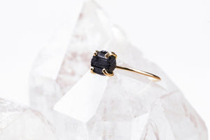 ANILLO TURMALINA NEGRA ORO 18k