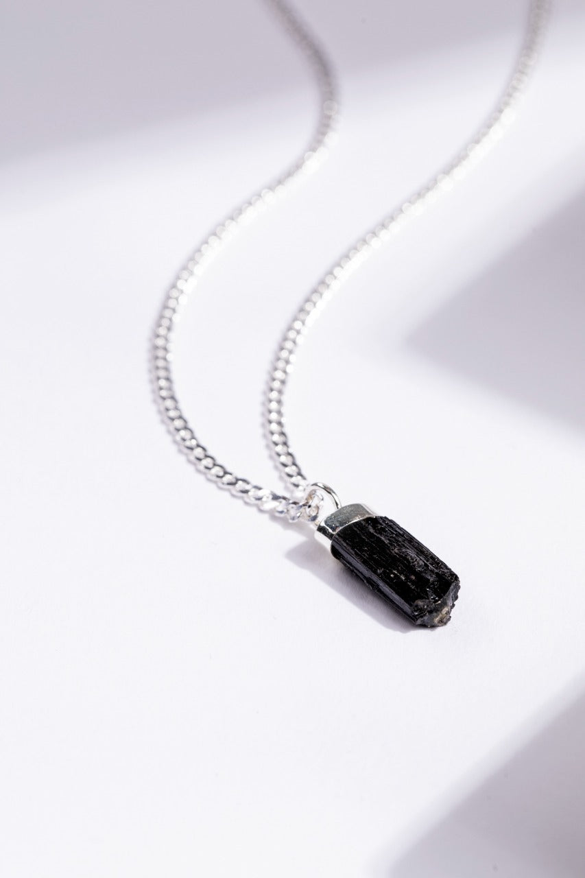 COLLAR TURMALINA NEGRA HOMBRE EN PLATA (A PEDIDO)