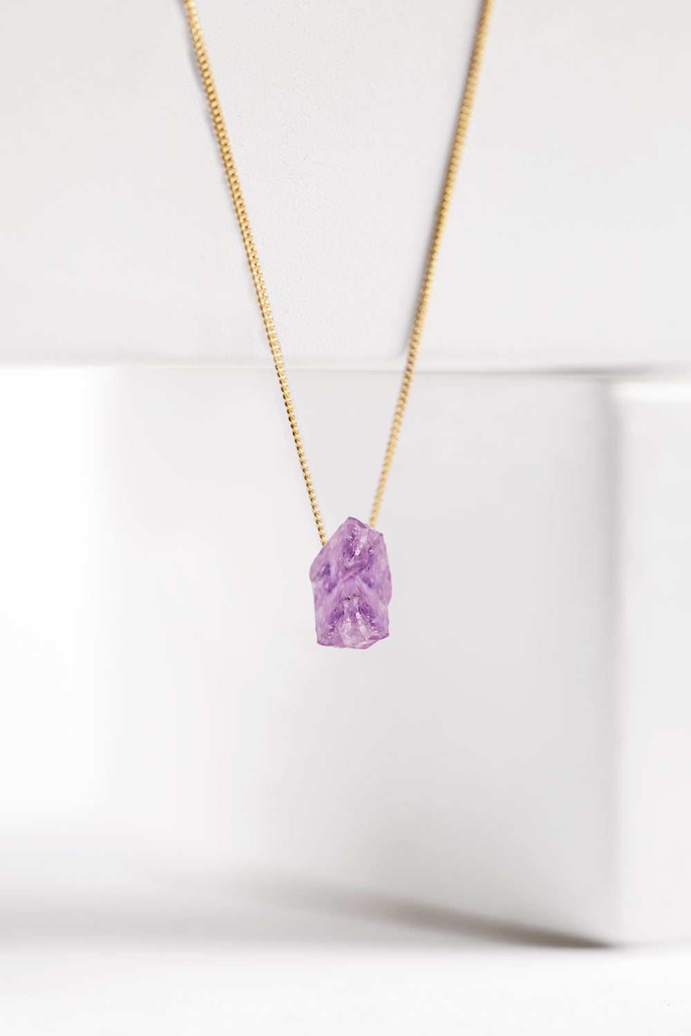 COLLAR PIEDRA NATURAL AMATISTA DORADO